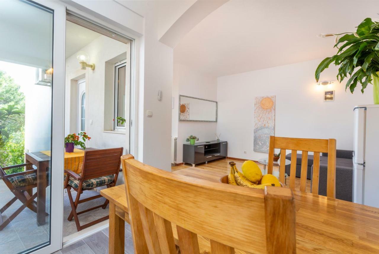 Apartments Gilve Hvar Town Exterior photo