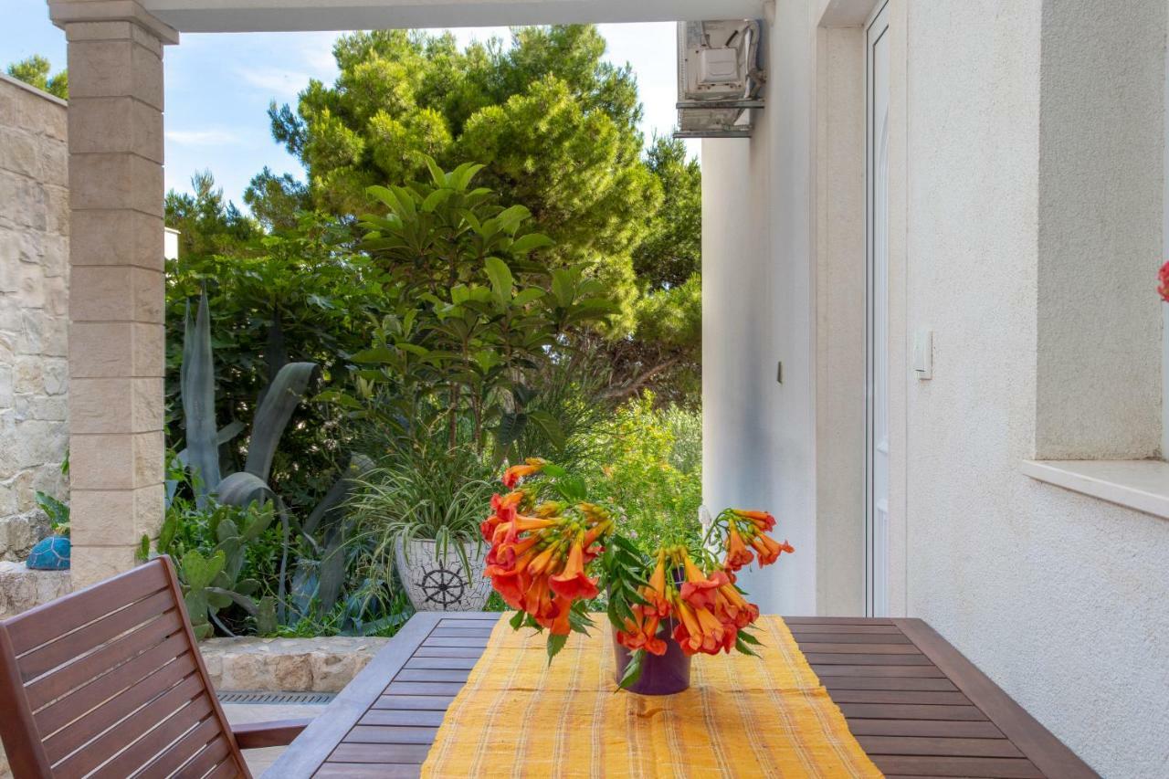 Apartments Gilve Hvar Town Exterior photo