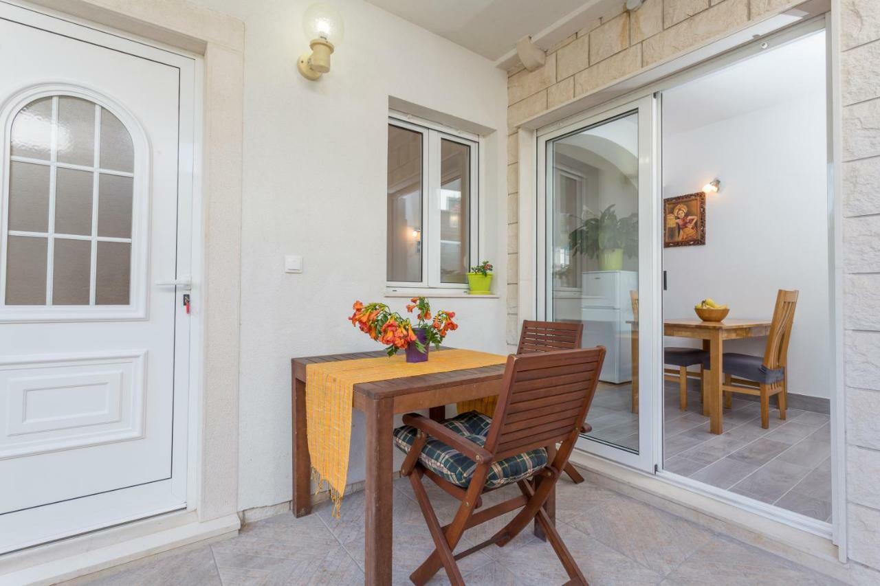 Apartments Gilve Hvar Town Exterior photo